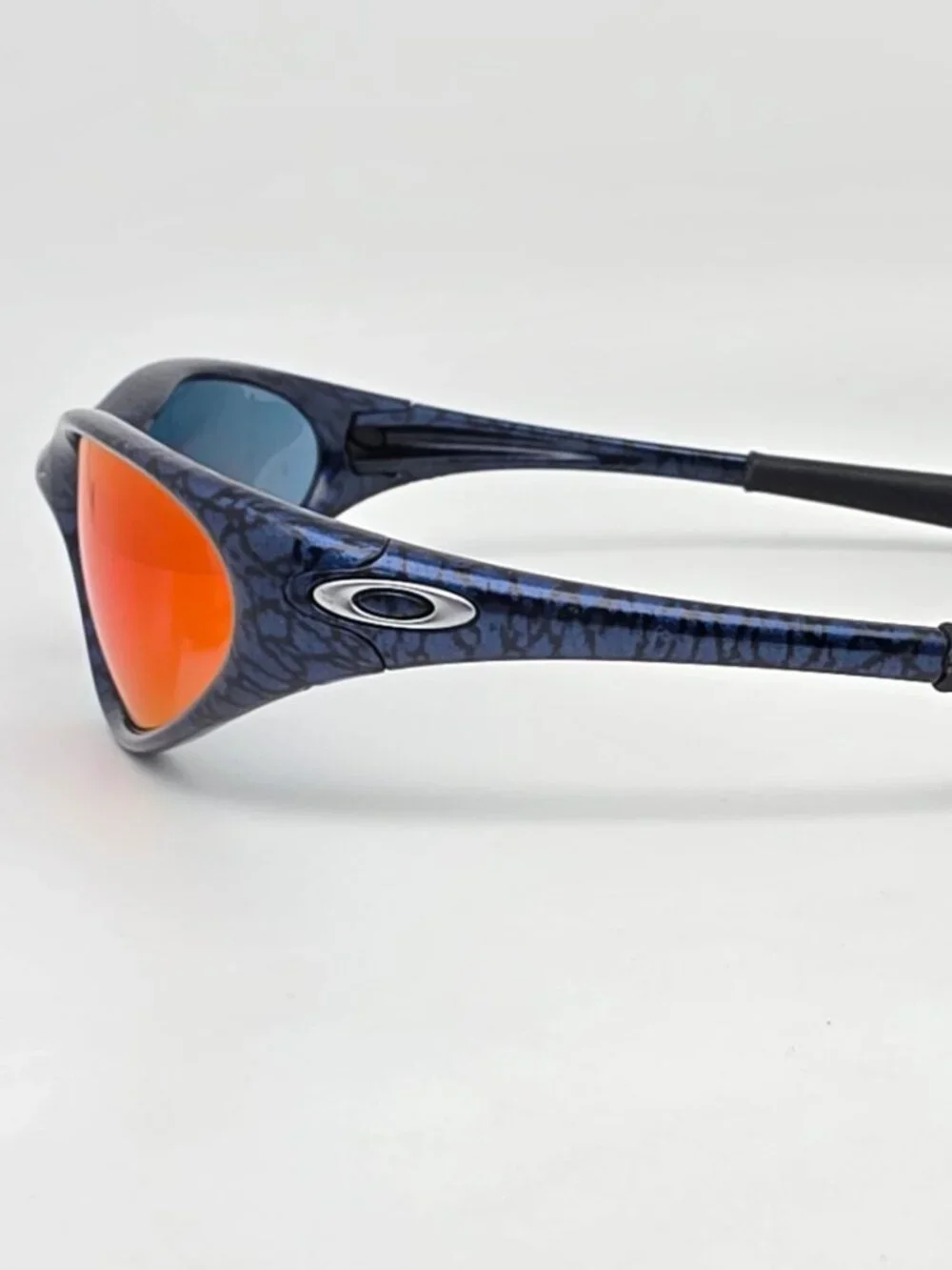 Oakley 04-088 Minute Gen 2 Cobalt Frame +Red Iridium Lens Sunglasses 54-18-133
